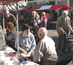 Stand van Apotheek Kostense op de manifestatie Schiebroek doet mee 2008